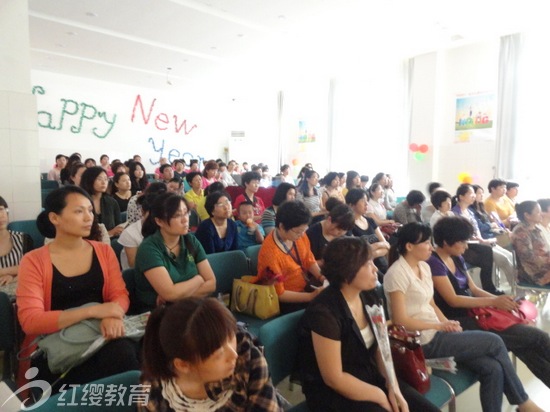 北京紅纓直營(yíng)園德州園召開母親節(jié)精品講座
