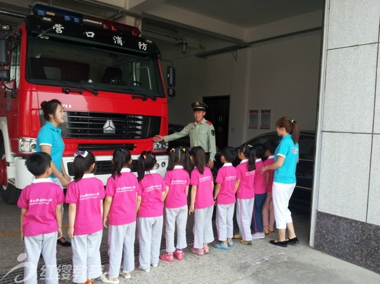 遼寧營(yíng)口紅纓鴻程書香苑幼兒園參觀消防大隊(duì)