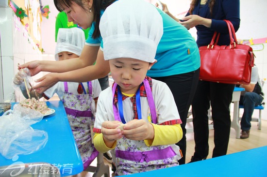 四川達(dá)州紅纓小紅帽幼兒園開展“特別六一 非常體驗(yàn)”系列活動(dòng)