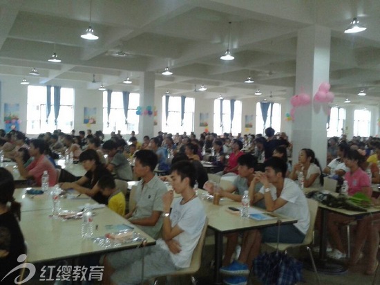 湖南銀都紅纓小哈佛幼兒園召開專家家長見面會(huì)