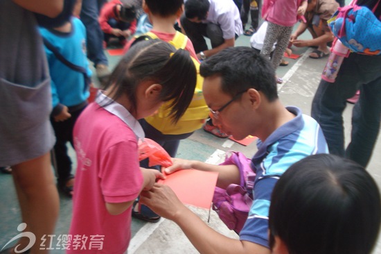 廣西玉林紅纓新天地實(shí)驗(yàn)幼兒園舉辦 “歡樂國(guó)慶”親子活動(dòng)