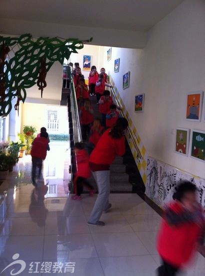 紅纓幼兒園舉辦防火演習(xí)