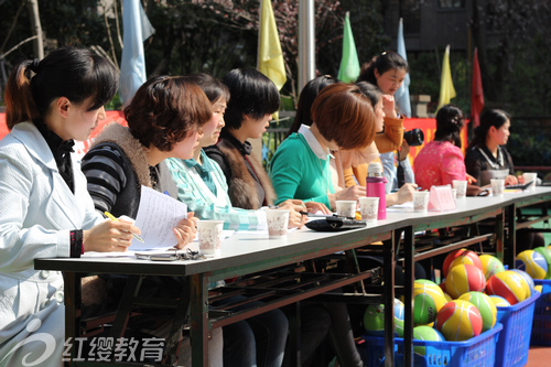 安徽合肥紅纓時(shí)代幼兒園舉辦陽光體育早操比賽