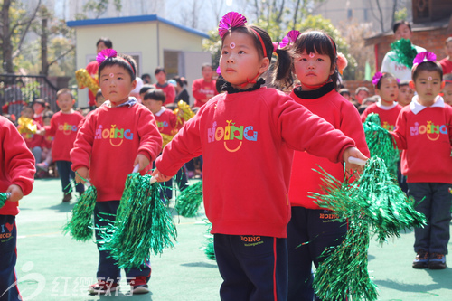 安徽合肥紅纓時(shí)代幼兒園舉辦陽光體育早操比賽
