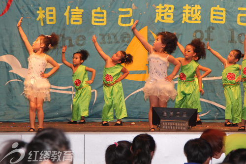 山西汾西紅纓陽(yáng)光雙語(yǔ)幼兒園六一家園同樂活動(dòng)
