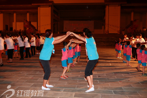 云南梁河紅纓開(kāi)發(fā)區(qū)幼兒園慶六一親子同樂(lè)活動(dòng)