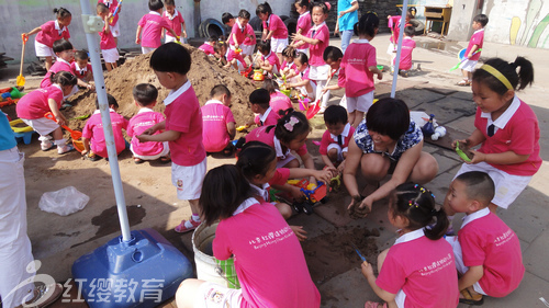 山東壽光紅纓愛心雙語幼兒園舉辦六一活動(dòng)