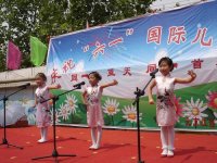 多精神??！她們迎來場上陣陣掌聲