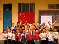 通過一系列的趣味教育活動(dòng)不僅培養(yǎng)了幼兒熱愛祖國媽媽的情感，增強(qiáng)幼兒作為中國人的自豪感，同時(shí)加強(qiáng)家園共育，獲得家長的認(rèn)同和贊揚(yáng)。