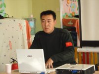 消防隊(duì)長演講中