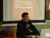 消防隊(duì)長演講中