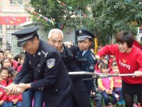 壞人來(lái)了，我們?cè)撛趺崔k呢？
