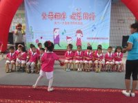 中班表演，氣勢(shì)龐大的打擊樂
