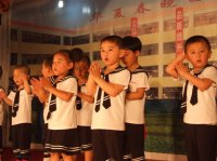 詩(shī)歌朗誦《我們的節(jié)日》