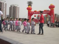 總園《閃亮隊》